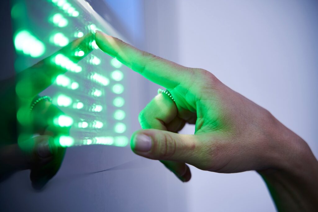 Qué permisos necesitas para instalar una pantalla LED en Granada